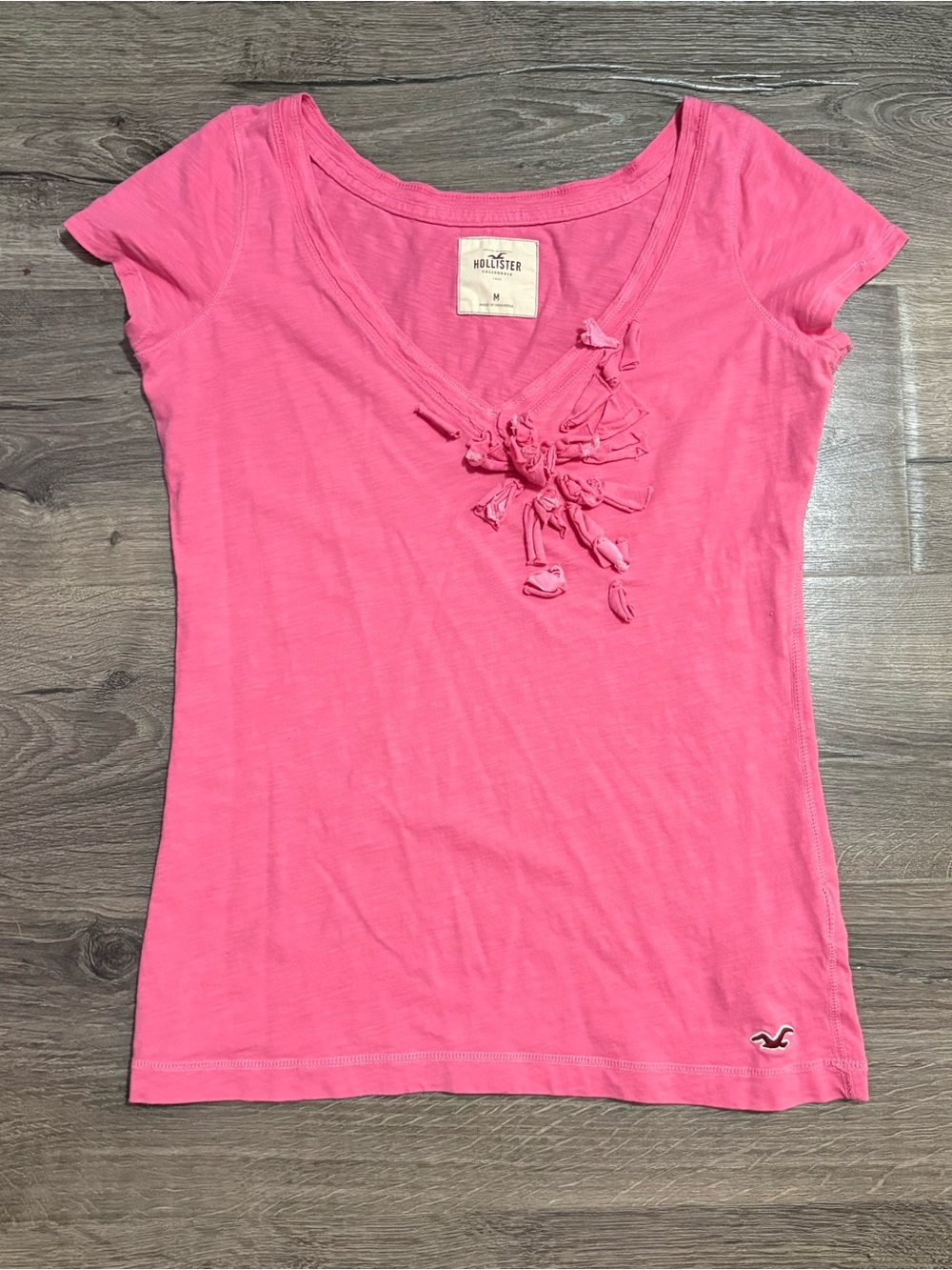 Y2K Hollister Pink Short-Sleeve Floral Ruffle V-Neck Tee